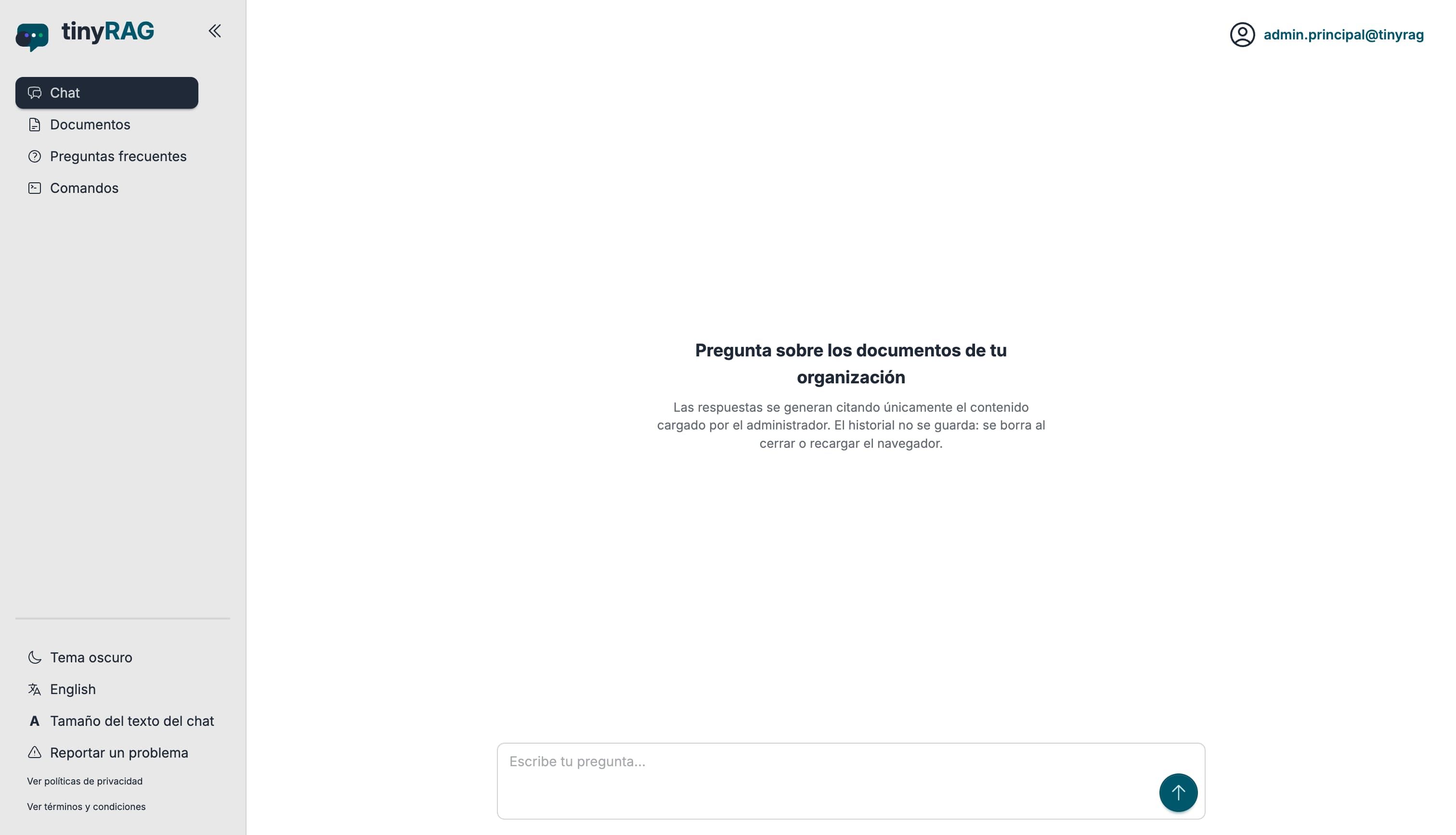 Pantalla del chat de tinyRAG lista para recibir una pregunta